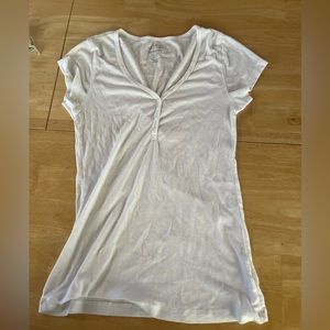 white t-shirt size (M)
